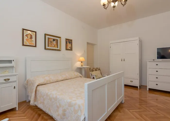 شقة Coce تروغير