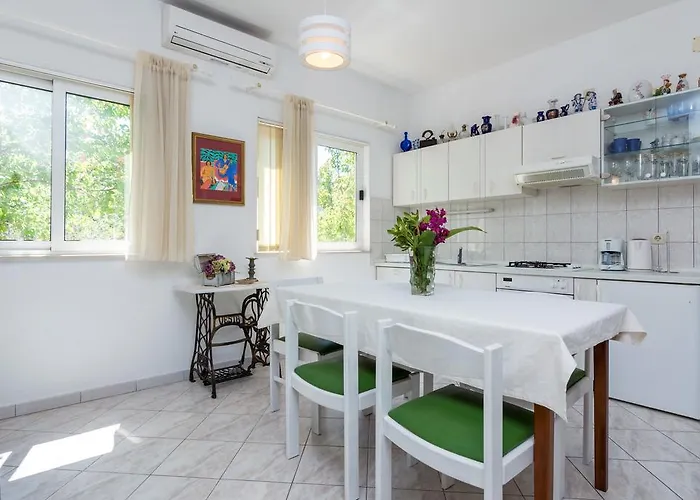 شقة Coce تروغير